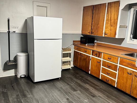 2nd image of 547 19th St APT 2