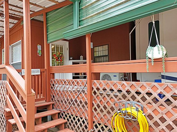 6th image of 1091 Creekside Dr