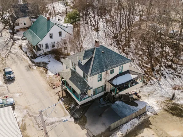 11 Barrows Street, Paris, ME 04281