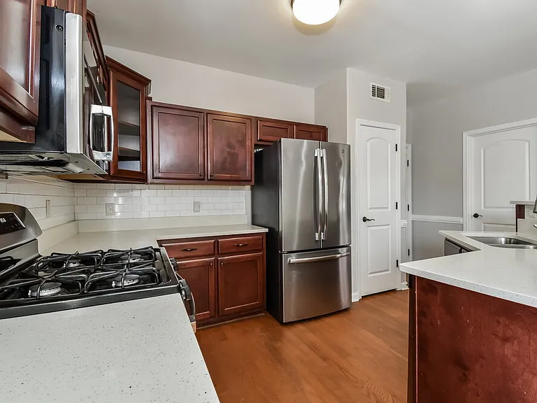 480 Green Willow Cv — Photo 8