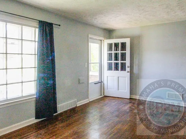 3305 N 55th St — Photo 2