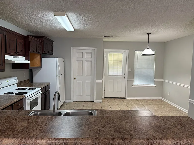 2510 Barnesdale Way — Photo 3