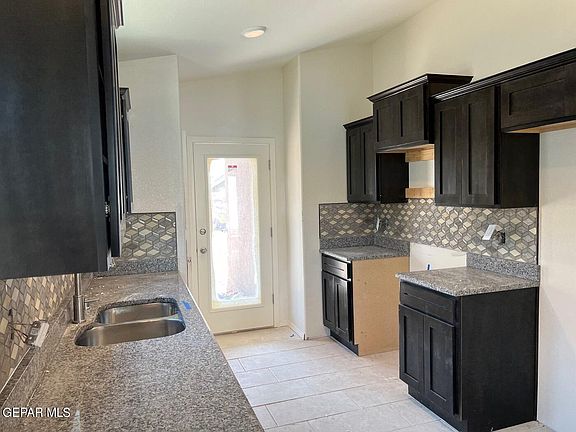 4th image of 4868 Marisabel Azcarate St