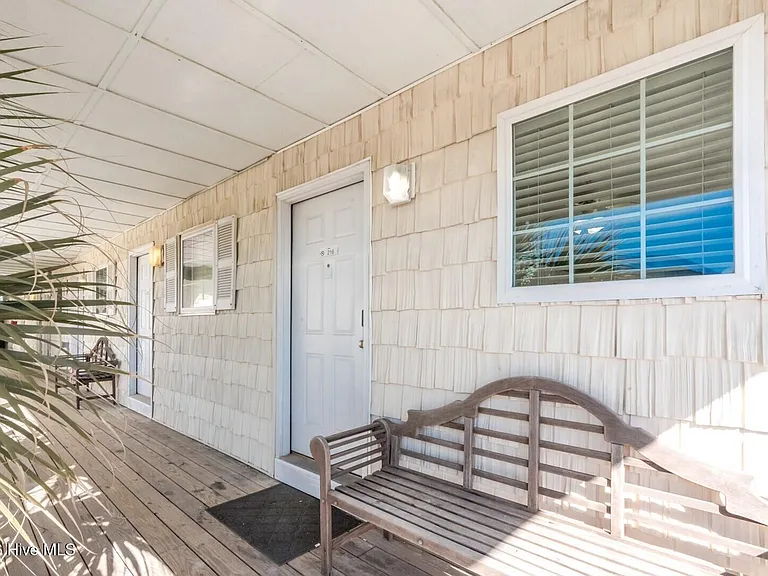 1507 N New River Dr #216 — Photo 16