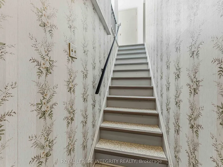 1842 Playfair Dr — Photo 29