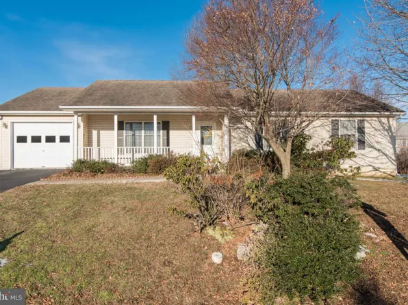 124 Orchid Ave, Falling Waters, WV 25419