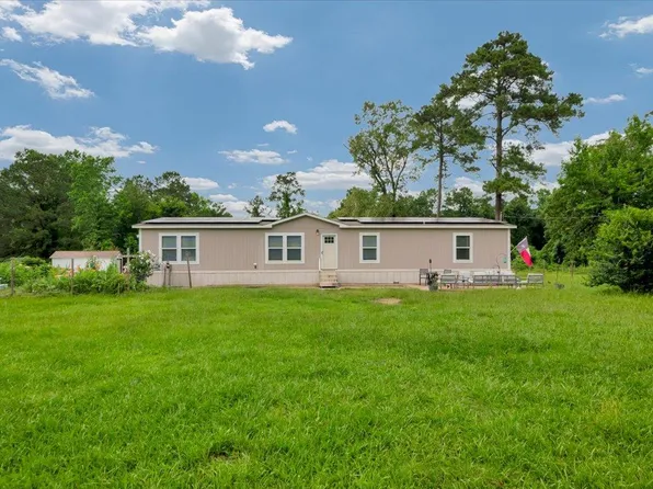 839 Campus Dr, Zavalla, TX 75980