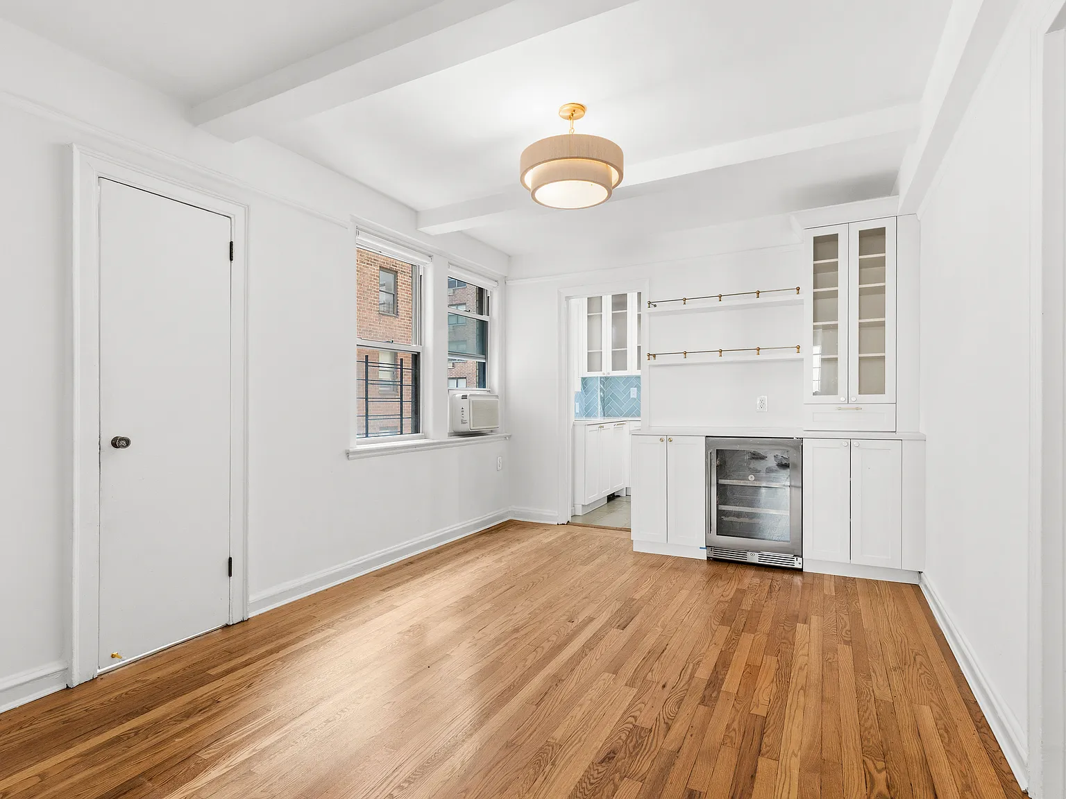 324 East 41st Street — Photo 2