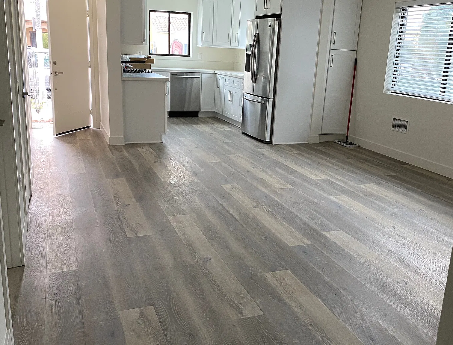2 bed, 1.5 bath, 993 sqft, $2,750 — Photo 3