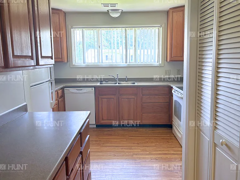 6 Lincoln Pl — Photo 3