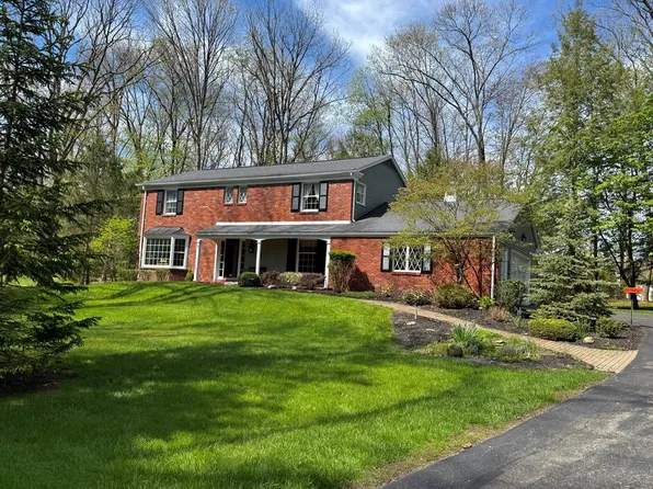 16 Glenwood Dr, Oil City, PA 16301