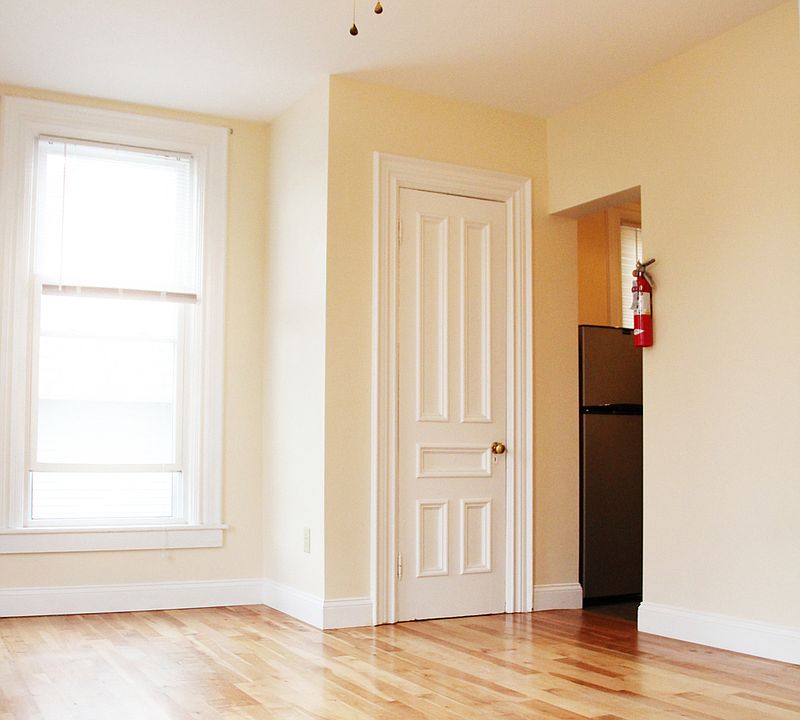 2nd image of 35 N Winooski Ave APT 2