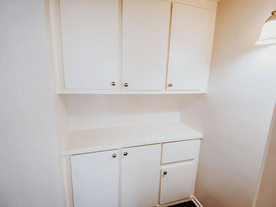1st image of 1537 Centinela Ave #20