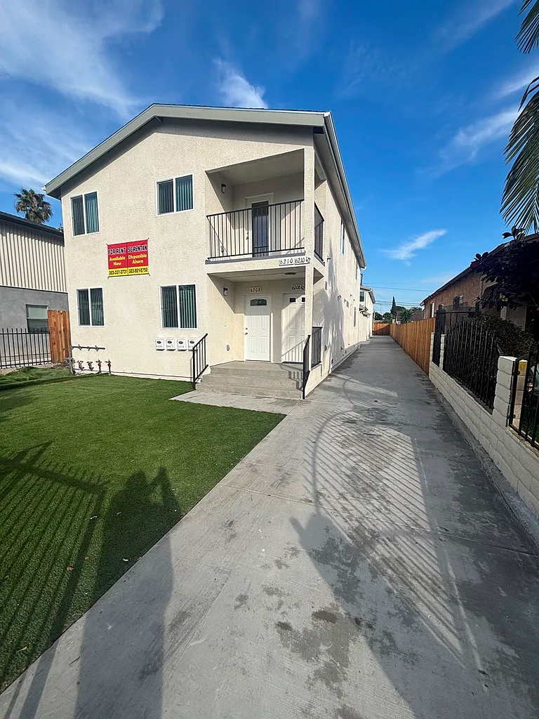 3 bed, 1186 sqft, $3,575 — Photo 3