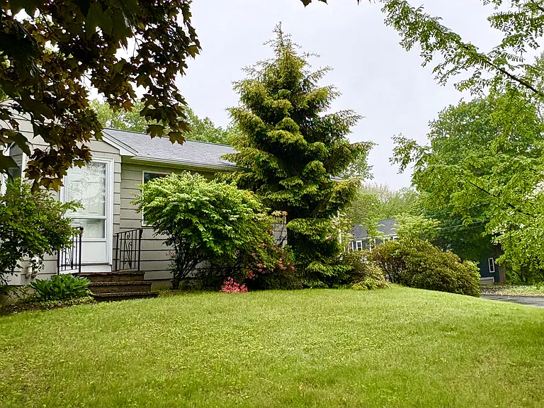59 Westvale Dr — Photo 2