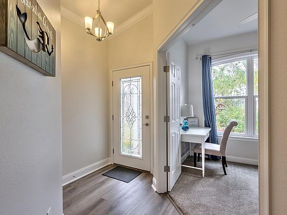 4th image of 205 Catriona Dr