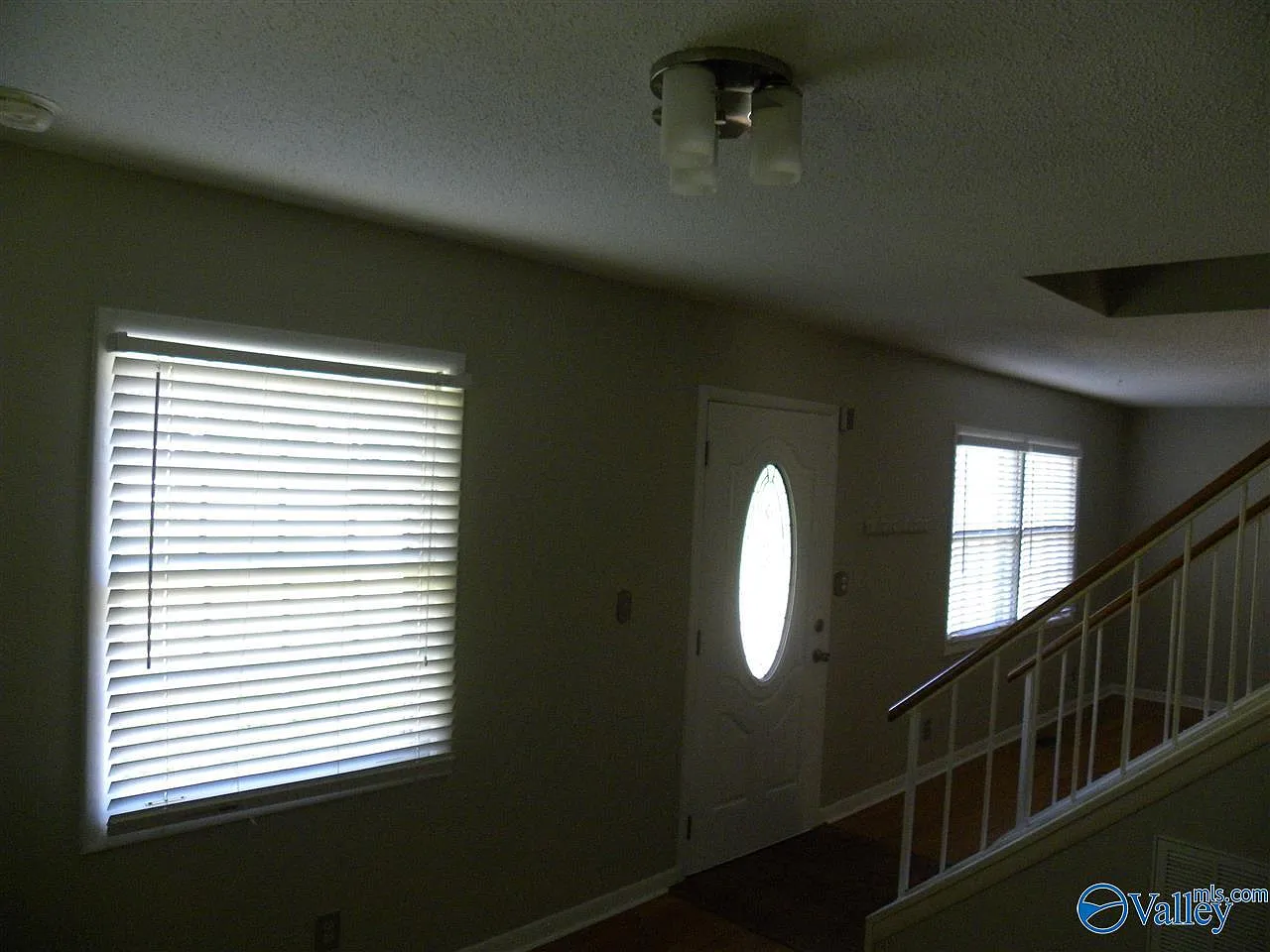 4 bed, 2.5 bath, 1760 sqft, $1,600 — Photo 4