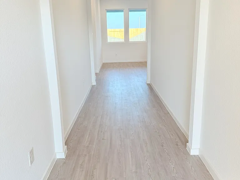 6814 Dutch Iris Dr — Photo 23