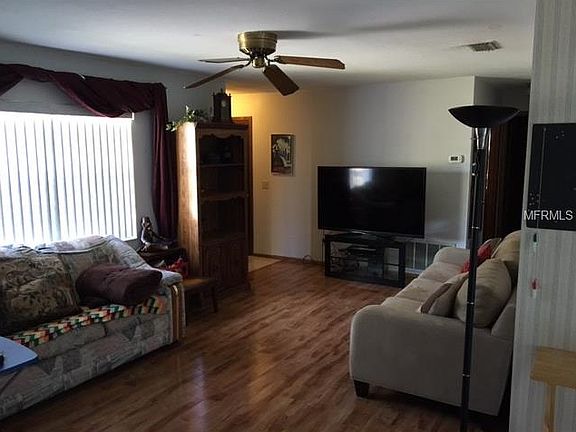 2nd image of 1426 Orchid Ln