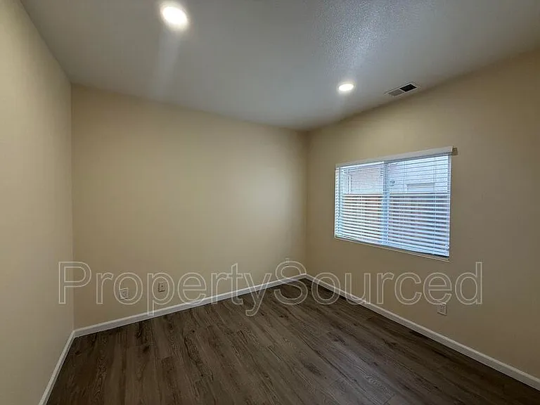 1830 Persimmon Way — Photo 17