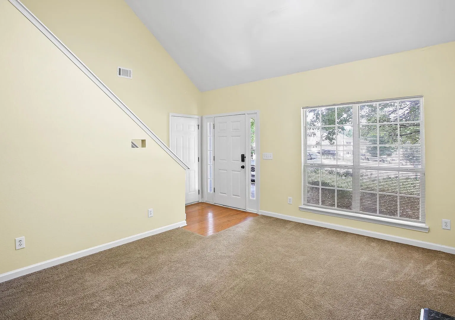 Union City Home — Photo 3