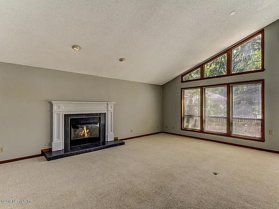 4726 Mariners Point Dr-MLS_Size-011-9-Li