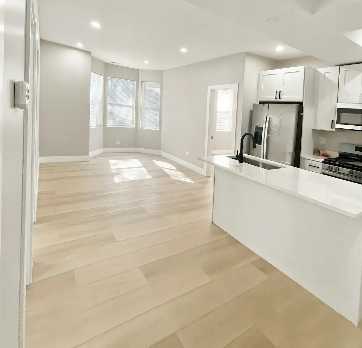 4300 North Kimball Avenue, Unit 2F — Photo 4