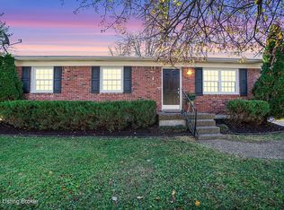 7802 Warwick Ave, Lyndon, KY 40222