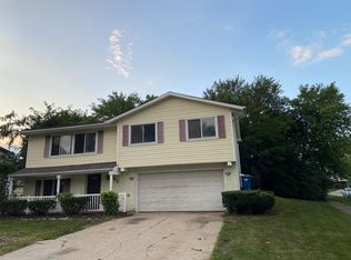 342 Ruth Cir, Bolingbrook, IL 60440