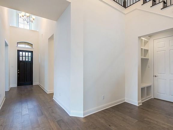 5th image of 2409 Belen Dr