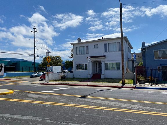 3rd image of 3236 Market St APT 102