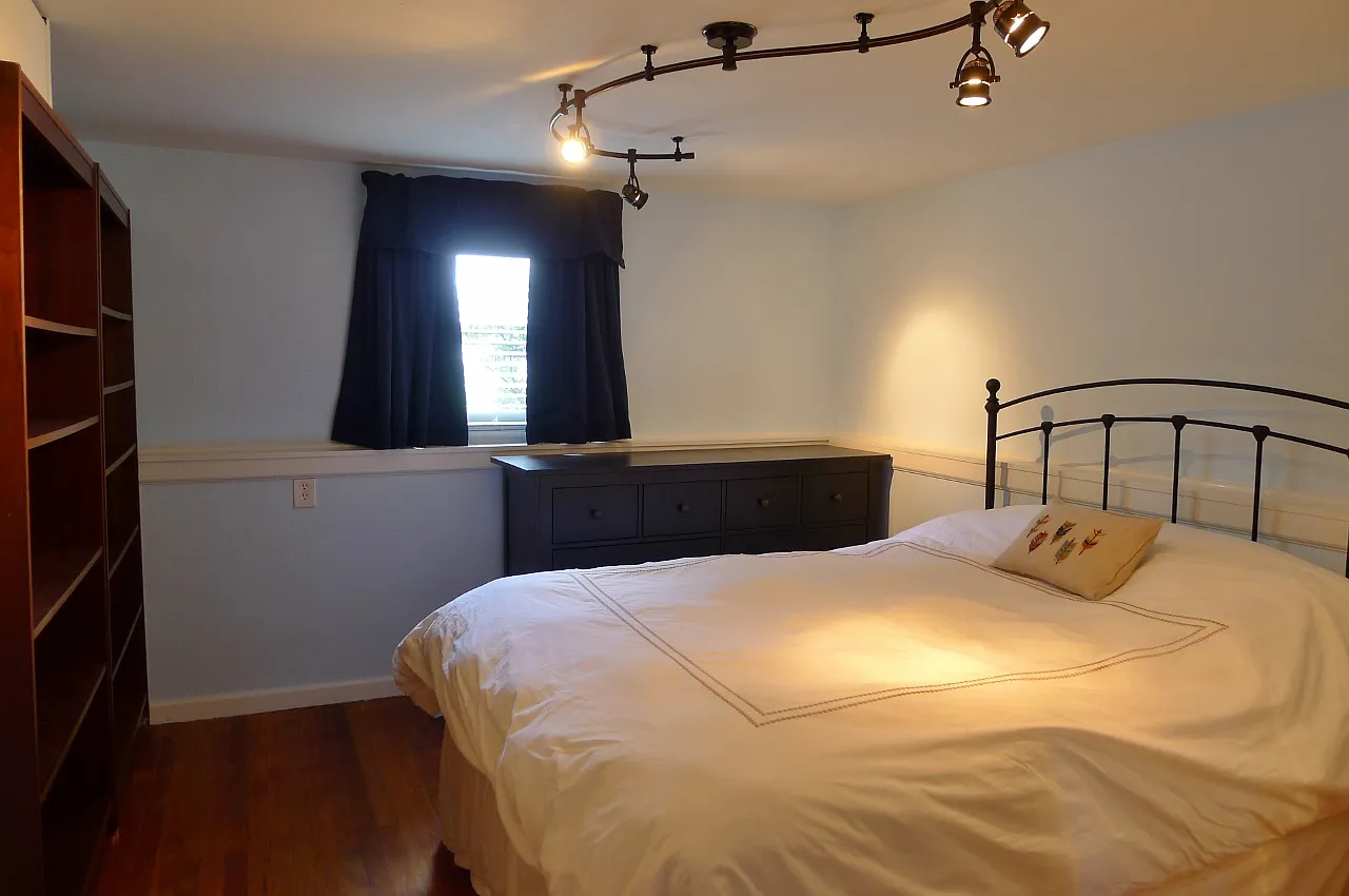 25 Irving Ave photo 1