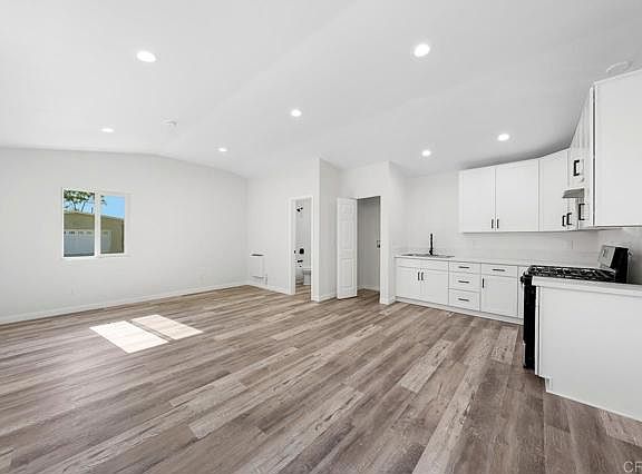 5th image of 4920 Solola Avenue