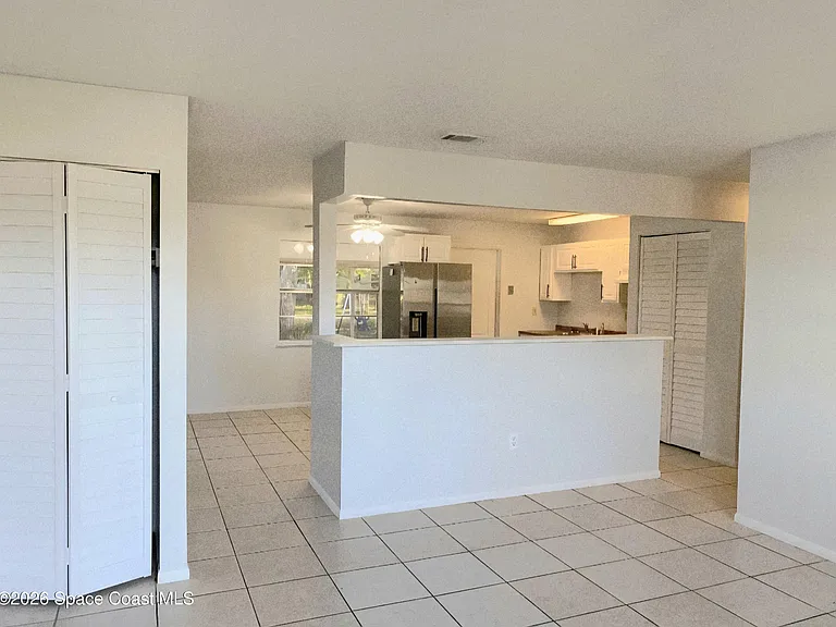 3020 Mary St — Photo 3