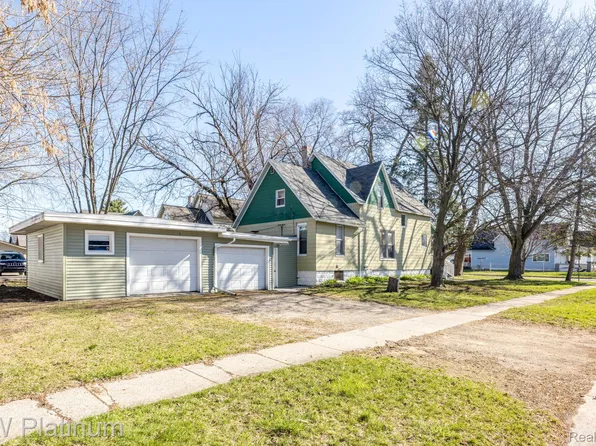 319 14th St, Port Huron, MI 48060