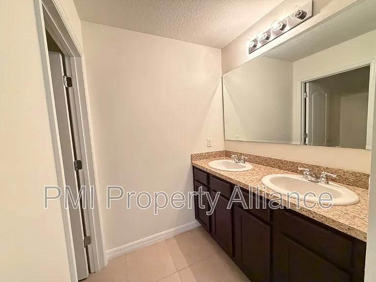 131 Bella Dr — Photo 20