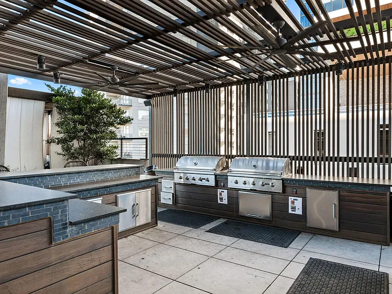70 Rainey St #1807 — Photo 34