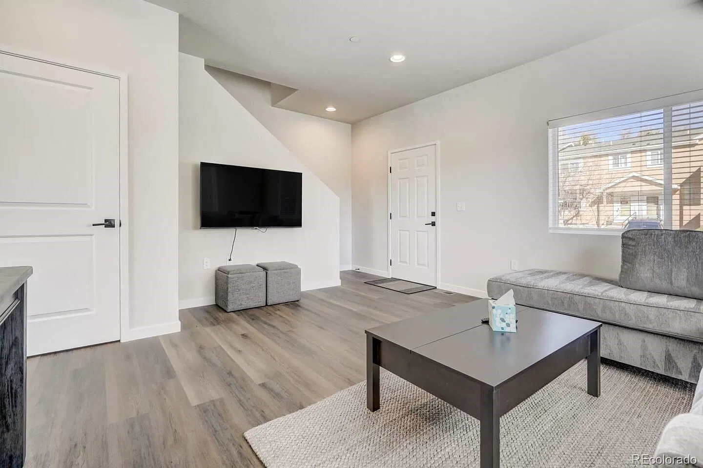2220 E La Salle St — Photo 4
