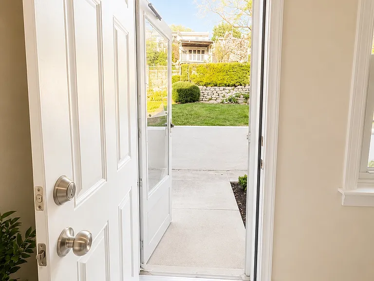 4467 Fleming St — Photo 10