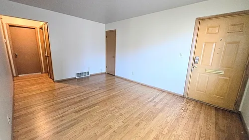 617 E Homer St #1 — Photo 2