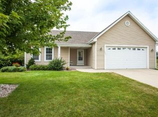 1000 Marie Ln, Johnson Creek, WI 53038