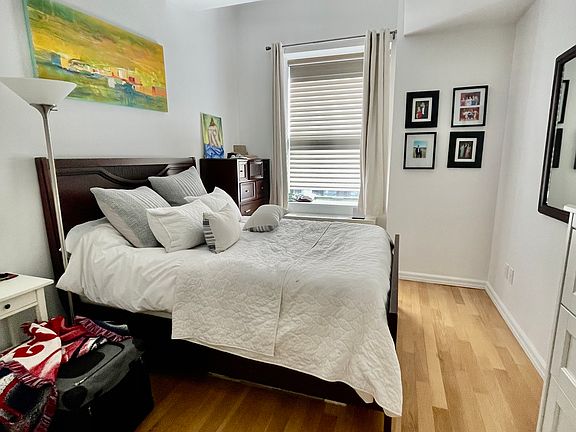 3rd image of 99 John St APT 2104