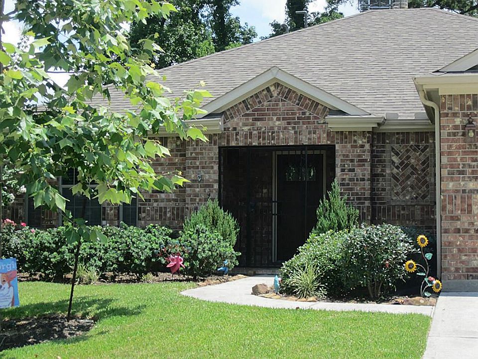 1st image of 19722 Fairway Island Dr