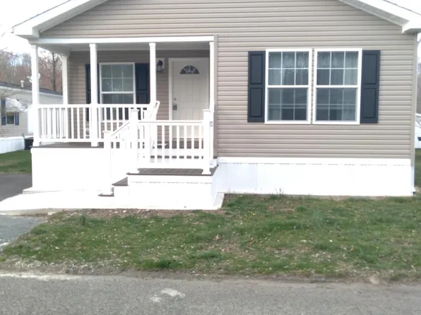 35 Village Road, Morganville, NJ 07751