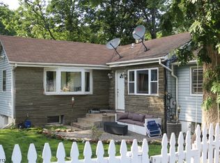 10 Ka Ton Nah Trl, Andover, NJ 07821