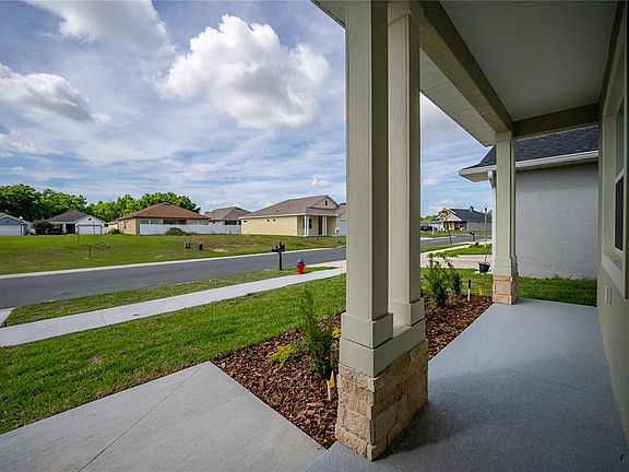 3rd image of 4727 SE 25th Loop
