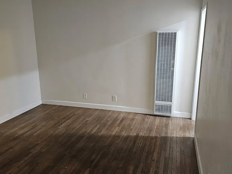 12136 Burbank Blvd #102 — Photo 6