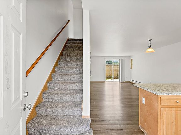 4th image of 3010 S 43rd St #B