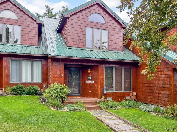 77 Rocky Point Cir #K2, Inlet, NY 13360