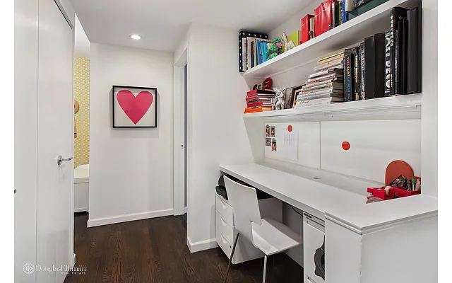 Sold by Douglas Elliman | media 22